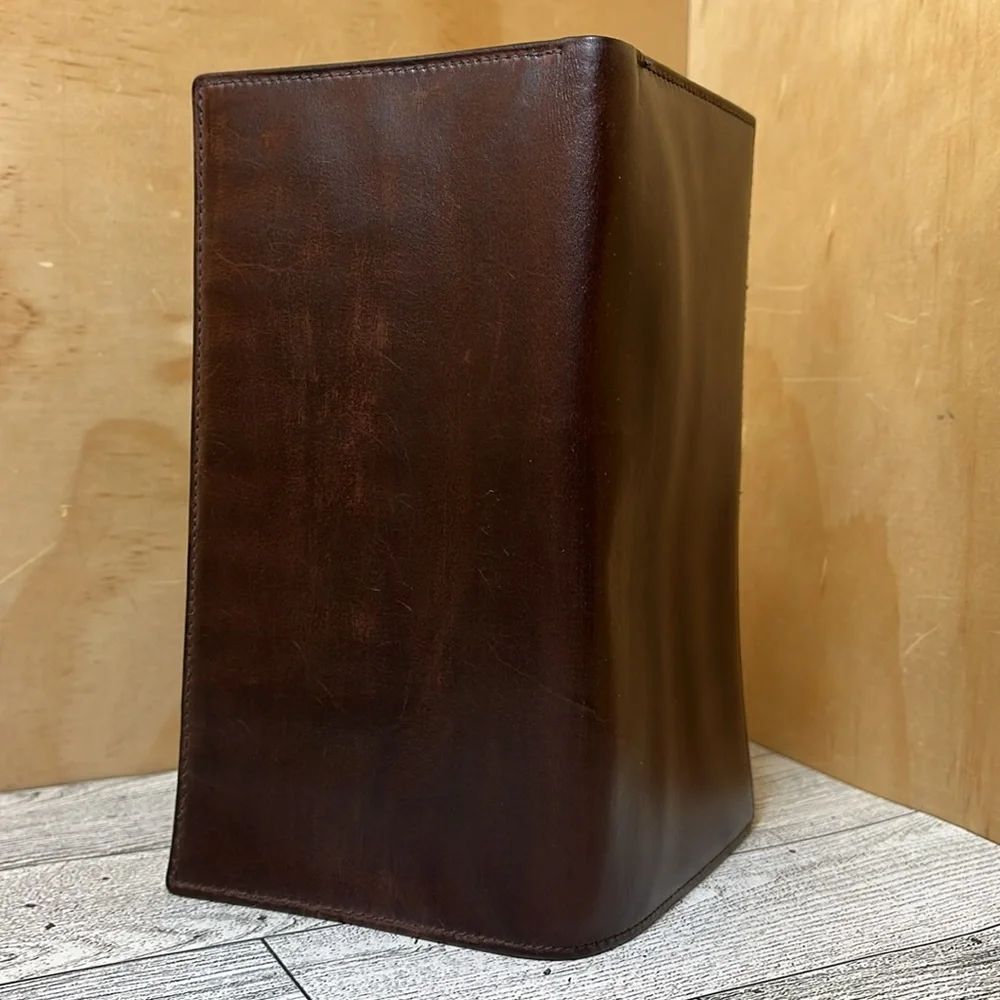 EUC Brown Calf Leather Unisex Bifold Wallet